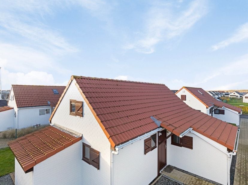 Wenduine: Open vissershuis te koop op een zucht van de Zee.Dit vissershuis met 2 slaapkamers in Wenduine klinkt als een uitstekende kans voor wie op z