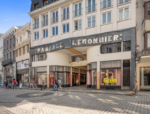                                         Commerce à louer à Liège, € 6.750
