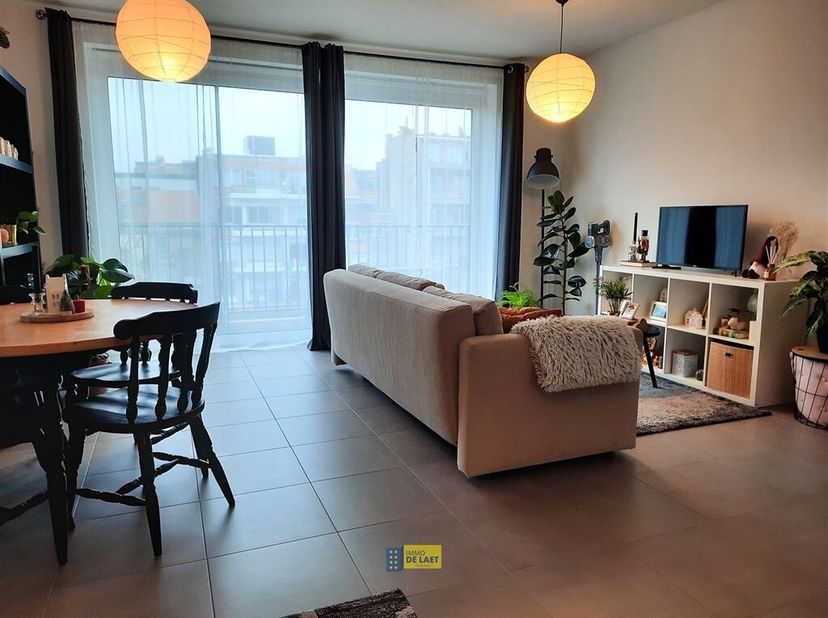 Appartement à louer
                    à 2060 Antwerpen