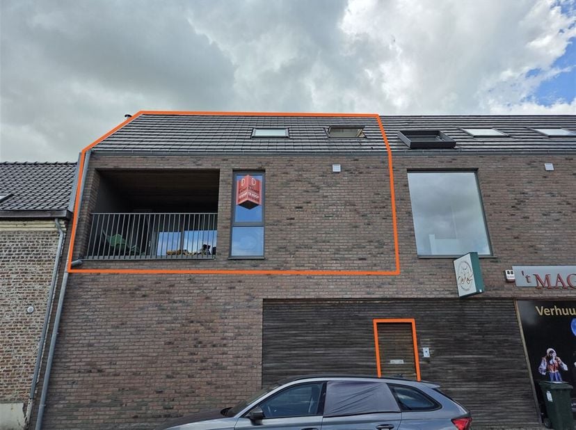 Ben je op zoek naar een instapklare, energiezuinige woning in een rustige en groene omgeving? Deze prachtige duplex in het charmante Etikhove (Maarked