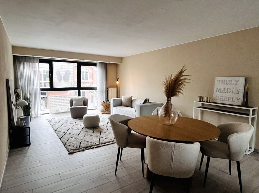 KIJKDAG 26/4 van 10u - 12u ! &lt;br /&gt;
Dit schitterend appartement met 3 slaapkamers is gelegen op de eerste verdieping (lift aanwezig) van een kleine re