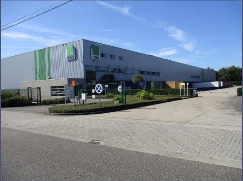 - 7.500m² tot 23.515m² magazijn&lt;br /&gt;
- 749m² kantoor&lt;br /&gt;
- 10,70 m vrije hoogte&lt;br /&gt;
- 5T/m² magazijn&lt;br /&gt;
- 30 los- en laadkades&lt;br /&gt;
- 3 gelij