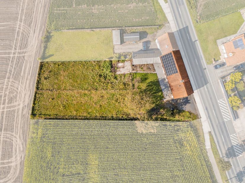 Deze gelijkvloerse woning met prachtige landelijke zichten is gelegen tussen Westrozebeke en Sleihage.&lt;br /&gt;
Op de gelijkvloerse woning heeft volgende