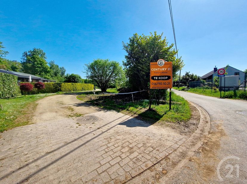 Ruime bouwgrond met prachtig landelijk zicht te koop in Haacht!&lt;br /&gt;
Een prachtig achterliggend perceel bouwgrond van 18 are 38 ca gelegen in Haacht.