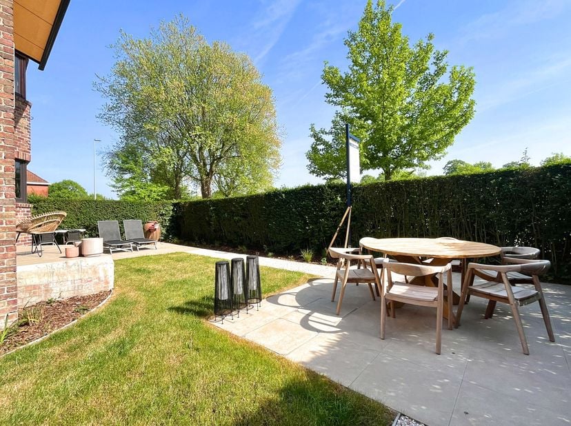 Appartement à vendre
                    à 8000 Sint-Pieters