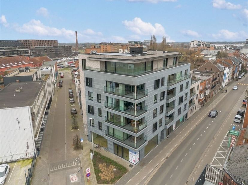 Bien professionnel à vendre
                    à 3500 Hasselt