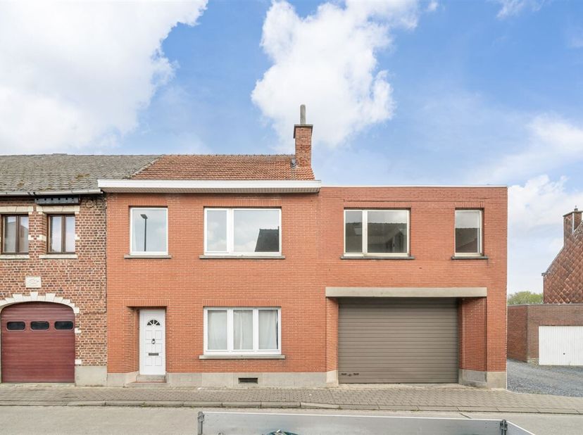 Ontdek deze charmante te renoveren woning in Haasrode, met een potentiële  bewoonbare oppervlakte van 298m² zijn er tal van mogelijkheden het perceel