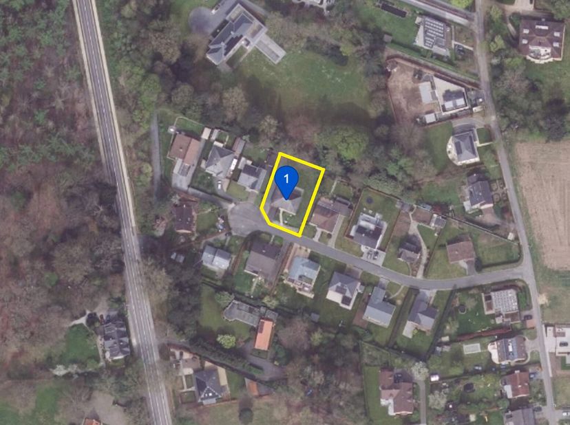 Mooi perceel bouwgrond bestemd voor open bebouwing van 08a 93ca gelegen in een doodlopende straat te Blanden.&lt;br /&gt;
 De huidige woning dient te worden