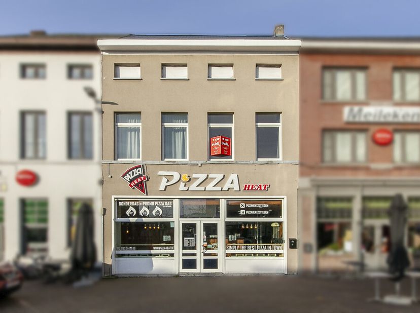PAND AAN STATION ZOTTEGEM &lt;br /&gt;
 &lt;br /&gt;
Dit handelspand ingericht als horecazaak is zeer goed gelegen in het centrum van Zottegem (meerdere voorzieni