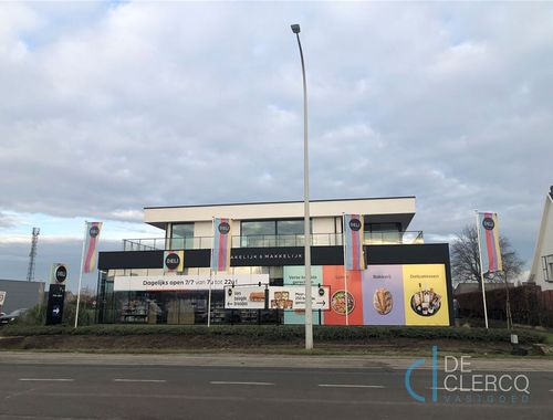                                         Bureaux à louer à Lochristi, € 2.000
