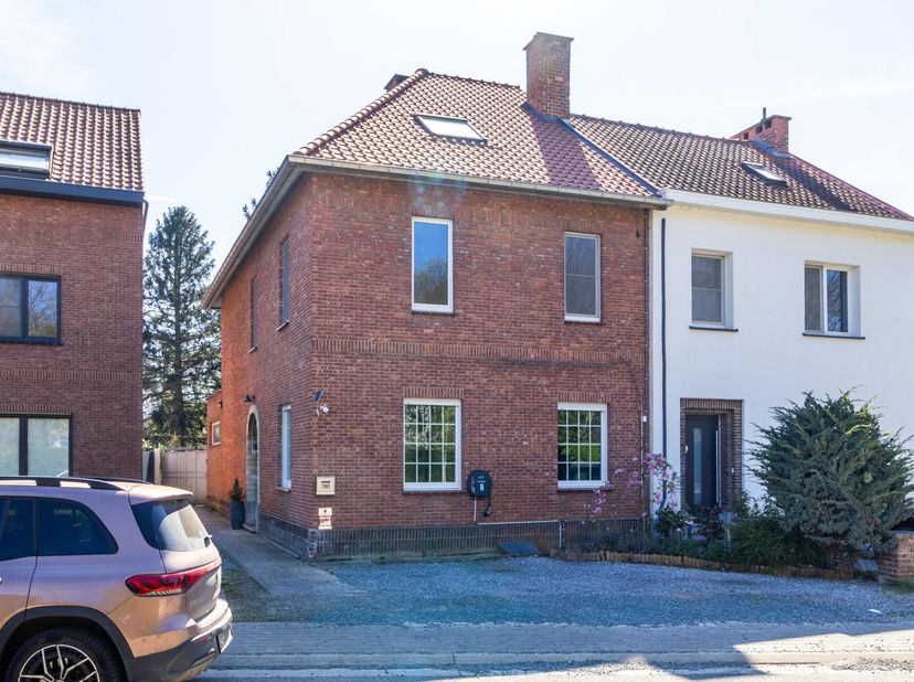 KORTENBERG - Spacieuse maison à trois façades, sur un terrain de 6a38ca, située dans un quartier résidentiel et calme (rue sans voiture, sauf circulat
