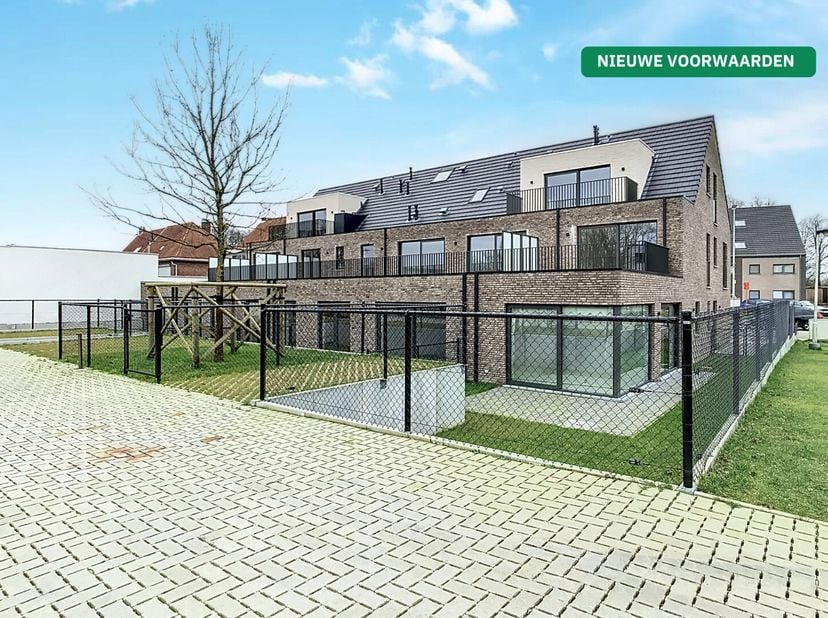 À vendre: appartement moderne au rez-de-chaussée avec entrée séparée, 2 chambres, terrasse ensoleillée et jardin au cur de Bâle.&lt;br /&gt;
Cette résidence