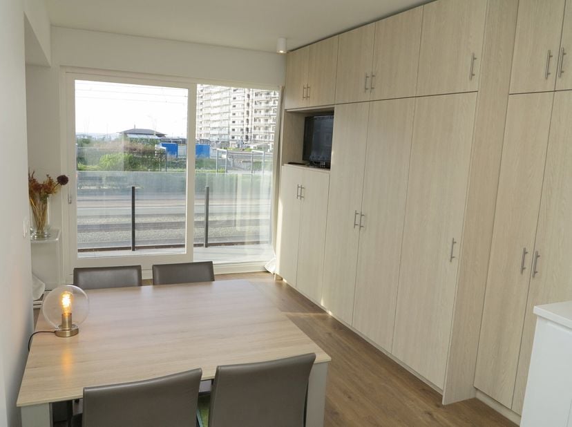 Résidence ANNICK : Découvrez cet appartement lumineux et rénové avec goût, situé au 1er étage, avec une magnifique terrasse et une vue dégagée ! Ce sp