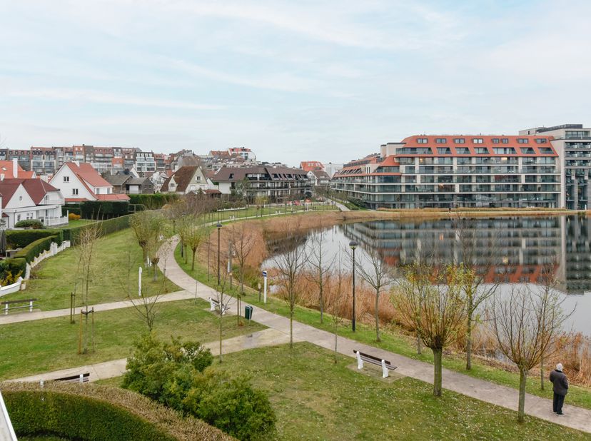 Gemeubeld dakappartement met prachtig uitzicht over het Zegemeer&lt;br /&gt;
Dit uitstekend gelegen 2-slaapkamerappartement bevindt zich in een kleinschalig