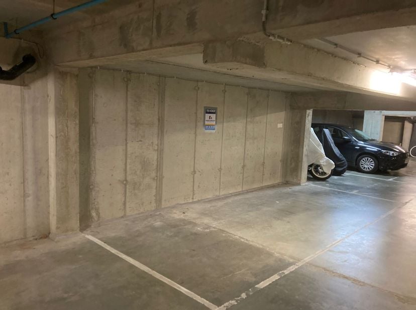 Garage à vendre
                    à 8370 Blankenberge
