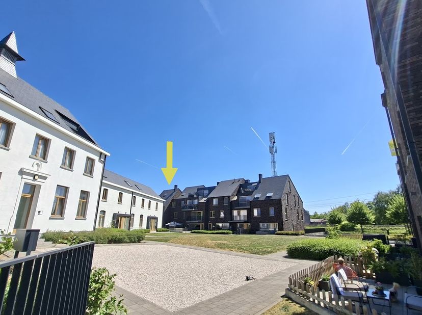 Modern, energiezuinig en instapklaar duplexappartement (bouwjaar 2020) in de residentie Schollaertshof te Wetteren. Gelegen op de 2de en 3de verdiepin