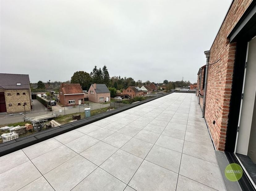 Découvrez cet appartement moderne au coeur de Mol, idéal pour les célibataires ou les couples à la recherche d&#039;un espace de vie compact mais confortab