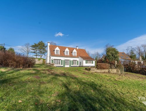                                         Villa te huur in Lasne-Chapelle-Saint-Lambert, € 1.950

