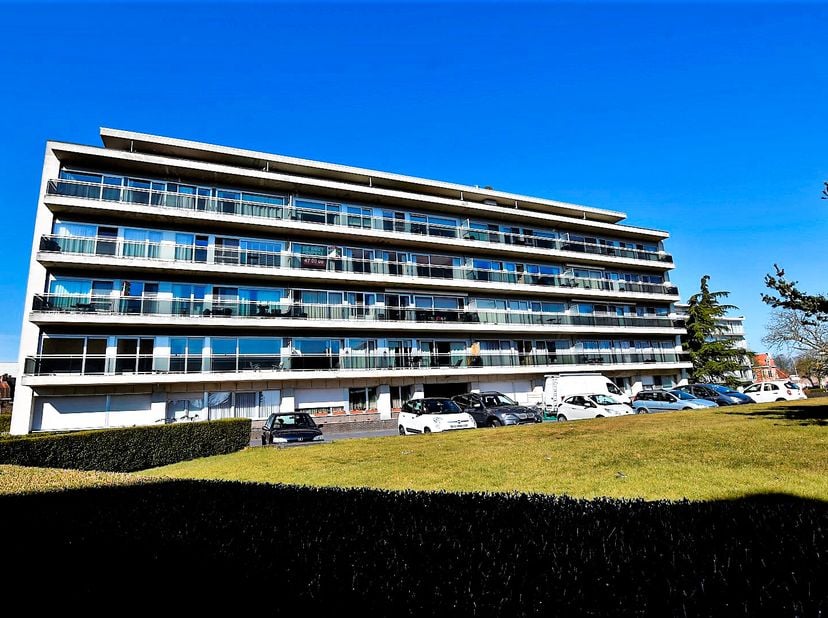 Dit gezellig appartement is gelegen op een boogscheut van de Brugse binnenstad en op wandelafstand van het station in een rustige, groene omgeving te
