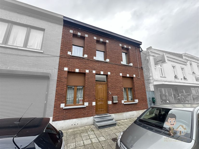 À Vendre : Maison 3 façades à Houdeng-Goegnies&lt;br /&gt;
Découvrez cette spacieuse maison de 218m², située à Houdeng-Goegnies, idéale pour une famille ! E