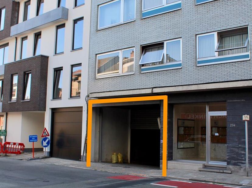 Garage à louer
                    à 9300 Aalst
