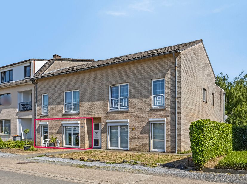 Découvrez cet appartement bien entretenu au rez-de-chaussée à Maasmechelen, à Oude Baan 303. Idéal comme investissement intéressant ou comme logement