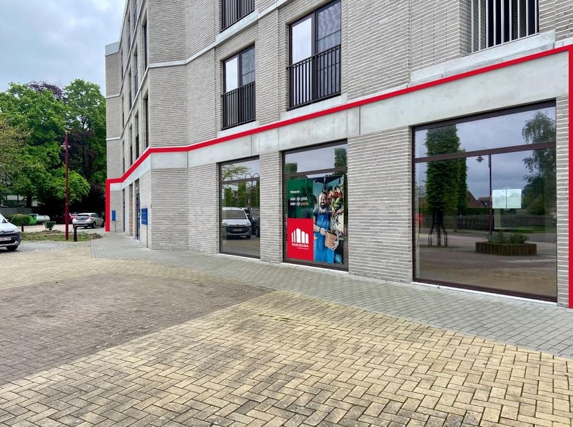 Bien professionnel à vendre
                    à 2440 Geel