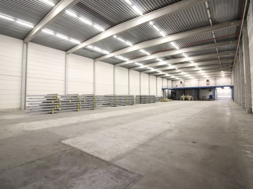 Opslagplaats met een zeer goede bereikbaarheid. Alle oppervlaktes mogelijk!&lt;br /&gt;
Bel nu voor meer info of een plaatsbezoek 09 225 09 09