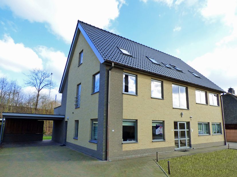 Energiezuinig gelijkvloers appartement te Pelt (Sint-Huibrechts-Lille)Indeling: Woonkamer, keuken, badkamer, toilet, wasplaats, 2 slaapkamers, tuin, 2