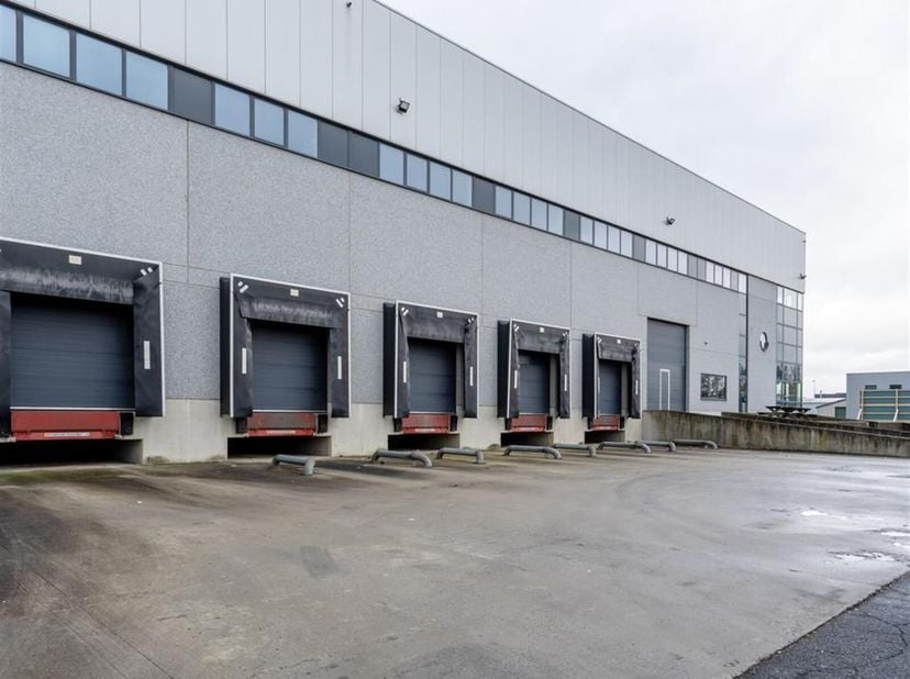 Bien professionnel à louer
                    à 1400 Nivelles