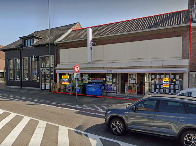 Ruim commercieel gelijkvloers of kantoor te huur, gelegen te Neerpelt. &lt;br /&gt;
De gevelbreedte bedraagt ca. 15 m. De oppervlakte bedraagt ca. 565 m². P