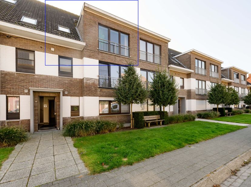 Dit instapklaar, lichtrijk en geschilderd duplex appartement, terug te vinden op de tweede verdieping,  is gelegen in de Residentie &quot;Ter Ghinste&quot;.&lt;br