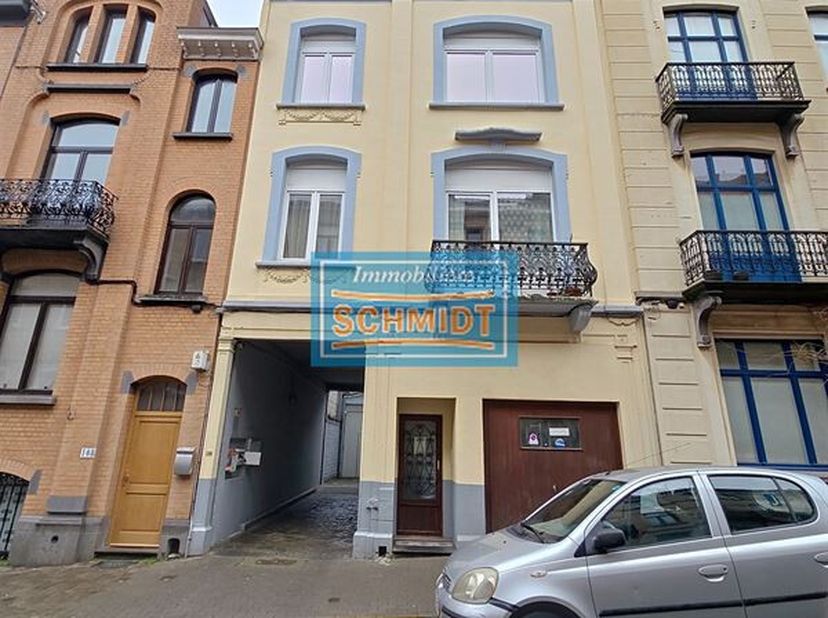 MMOSCHMIDT -  ETTERBEEK (PLACE DES ACACIAS)  : EN EXCLU !! IMMEUBLE RAPPORT  composé de 2 Bâtiments Avant/Arrière de 315m² comprenant : 2 STUDIOS + 3