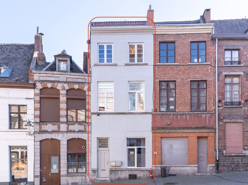 AVIS AUX INVESTISSEURS - Infos &amp; visites : Contactez Brigitte 0478 69 24 63 - brigitte@bytheway.be. À 100 mètres de la Grand Place de Mons, By the Way