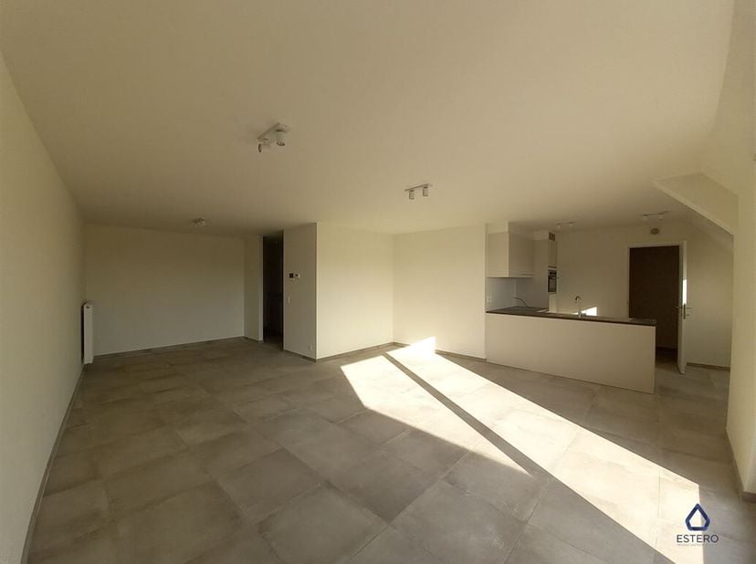 Ontdek dit instapklaar BEN-appartement met 2 slaapkamers nabij het centrum van Ooigem.&lt;br /&gt;
Het appartement bestaat uit een inkomhal, lichtrijke woon