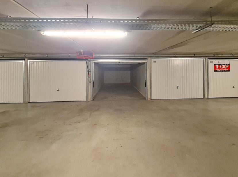 Garage à vendre
                    à 8620 Nieuwpoort