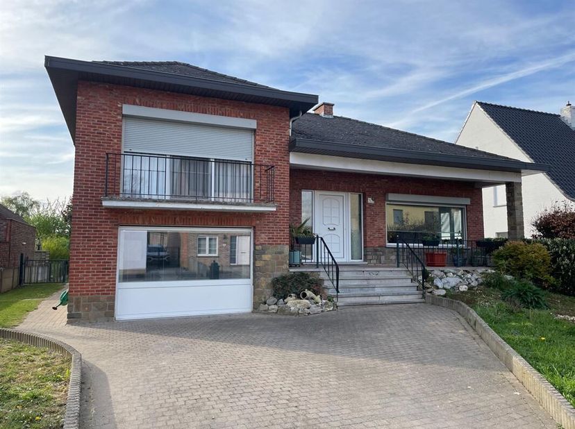 Maison à vendre
                    à 3806 Velm