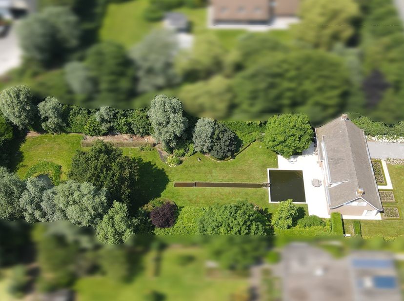 Ontdek jouw ideale woning tijdens de Nationale Vastgoedweek! Kom langs 23/04 tussen 17u en 18u.&lt;br /&gt;
Op een grondoppervlakte van 3.000 m², vinden we