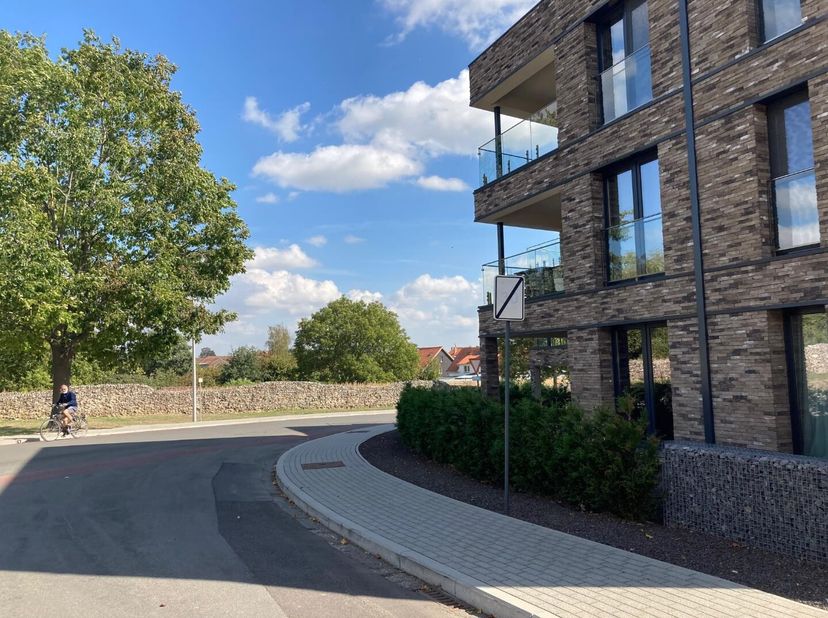 Ondergrondse staanplaats te huur in residentie &quot;Romeinse Wallen&quot; te Tongeren (hoek Koninksemsteenweg - Cottalaan).&lt;br /&gt;
De autostaanplaats is beschik