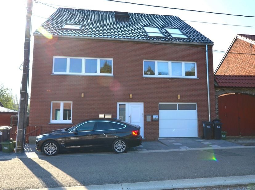 Bel appartement 1 chambre au 1er étage  !&lt;br /&gt;
Situé à la Rue Fonds de Corbeau, 26/1/1 à Courcelles, cet appartement offre un cadre de vie proche de