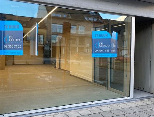                                         Bâtiment commercial à louer à Lochristi, € 2.500
