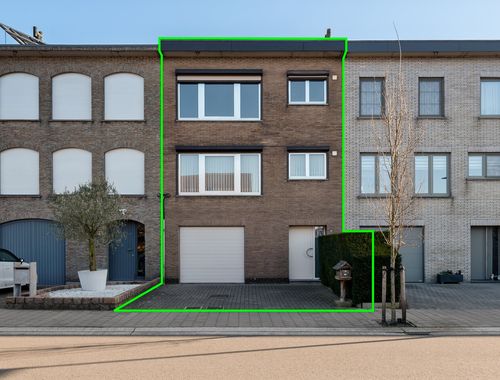                                         Maison à vendre à Hoevenen, € 395.000
