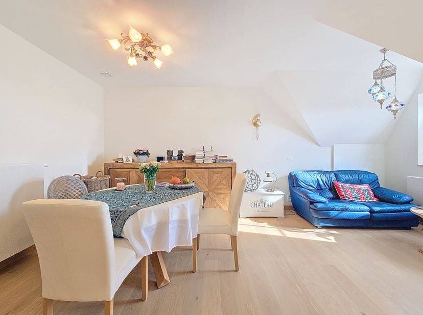 Appartement récent et prêt à aménager avec des finitions luxueuses, situé au centre de la ville de Nieuport, à proximité du quai, des commerces et du