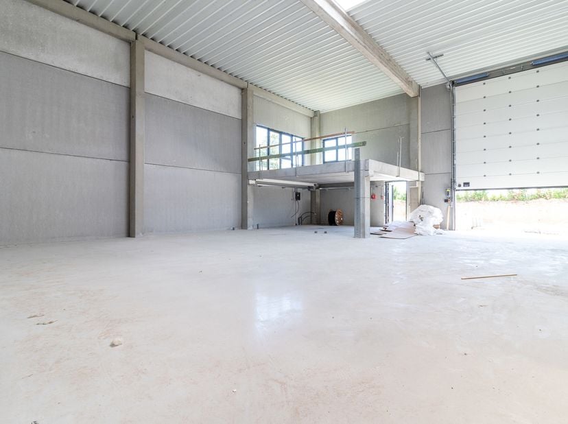 Vous êtes à la recherche d&#039;un espace pour votre entreprise ? Opportunité exceptionnelle de vous établir dans le très convoité Zoning Sud de Nivelles.