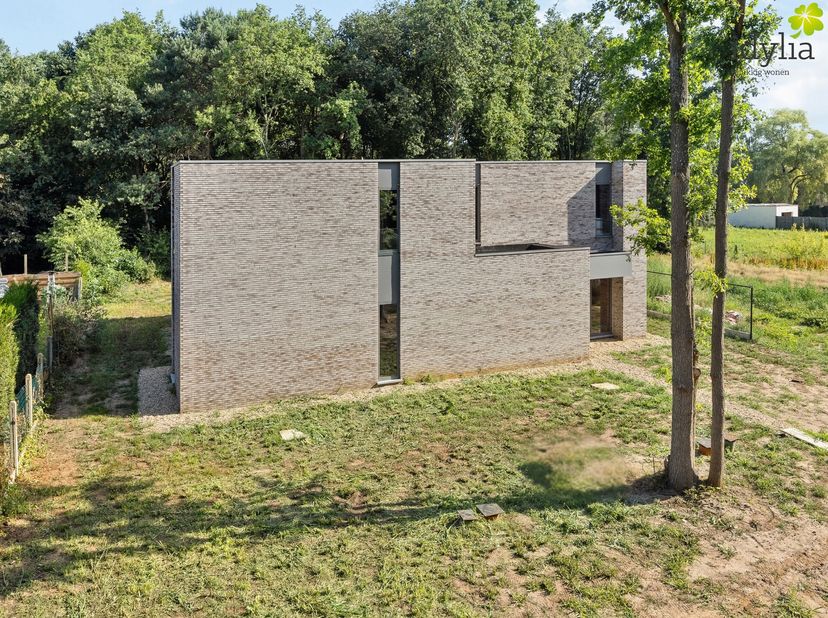 LOT 1  Jouw woning, jouw stijl&lt;br /&gt;
Droom je van een woning waarin je jouw persoonlijke smaak volledig kan laten spreken? Dan is deze woning op een p