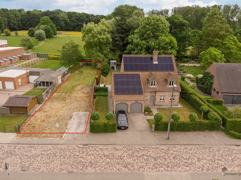 Rustig Gelegen Bouwgrond van 455 m²  Zongericht &amp; Geschikt voor HOB&lt;br /&gt;
.  Ligging: In een rustige en groene omgeving&lt;br /&gt;
.  Oppervlakte: 455 m²&lt;b