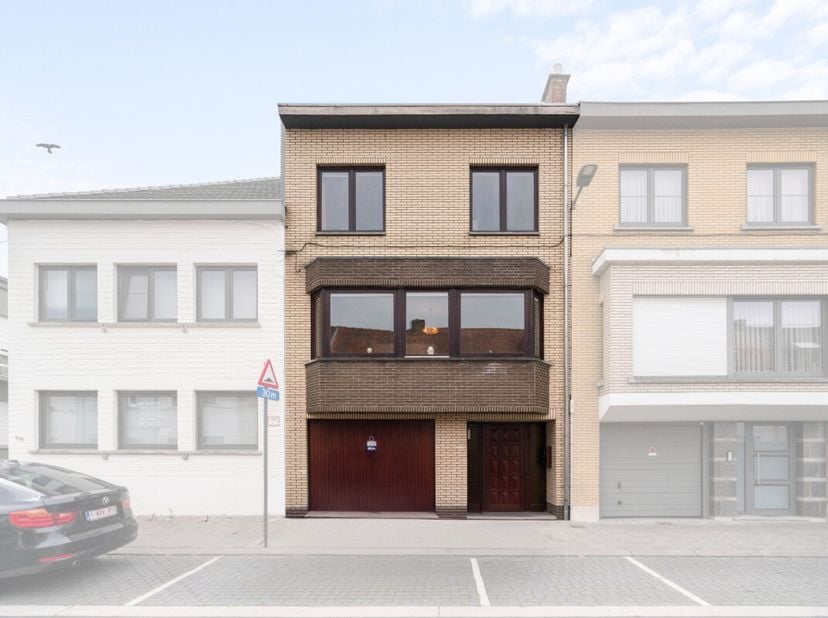[[ CE BIEN PARTICIPE À LA JOURNÉE MAISONS OUVERTES ERA LE 14/6 DE 13:00 À 14:00 ]] Vous cherchez une maison spacieuse et polyvalente au cur de Ninove