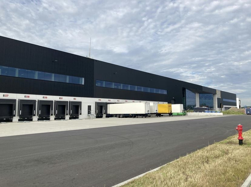 Deze logistieke campus bevindt zich in het North Sea Port-gebied: een uitzonderlijke ligging aan de R4 met rechtstreekse verbindingen met de E34 en E1