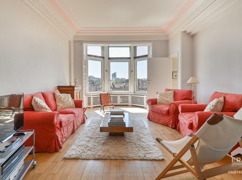 [[ DIT PAND NEEMT DEEL AAN DE ERA OPEN HUIZEN DAG OP 14/6 VAN 11:00 TOT 12:00 ]]Ontdek dit mooie appartement met 3 slaapkamers, ideaal gelegen in het