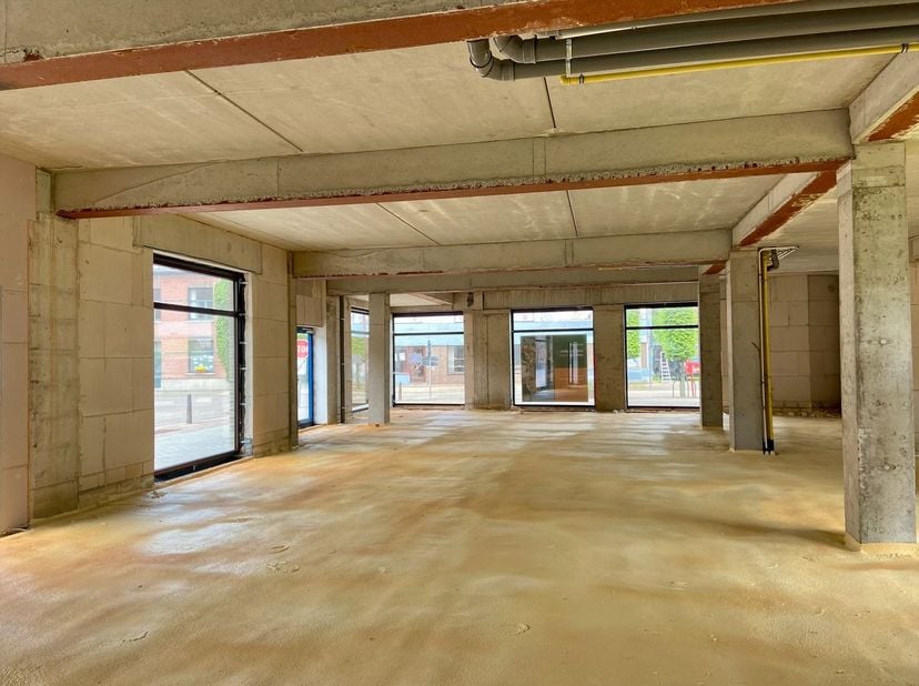 Bien professionnel à vendre
                    à 2440 Geel